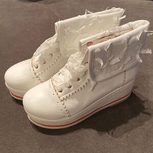 Women’s Platform Wedge Boots White Size EU 37 (6.5 US) NEW